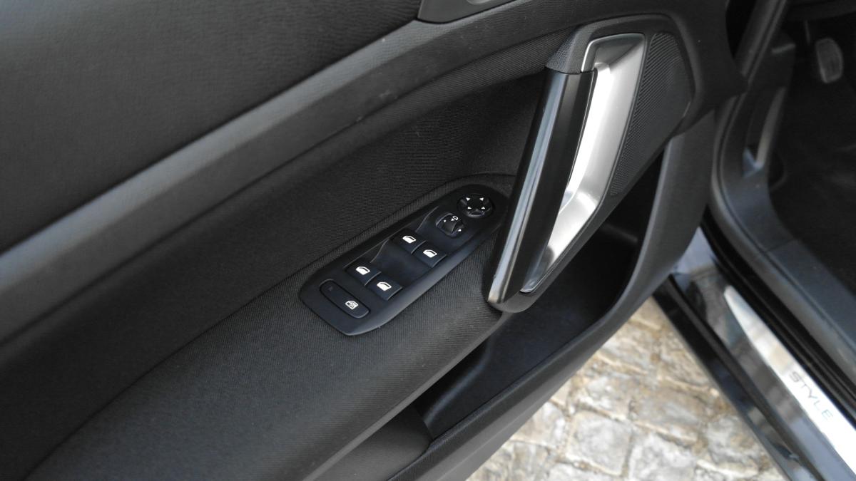 peugeot-308-2020-gasolina-1199cc