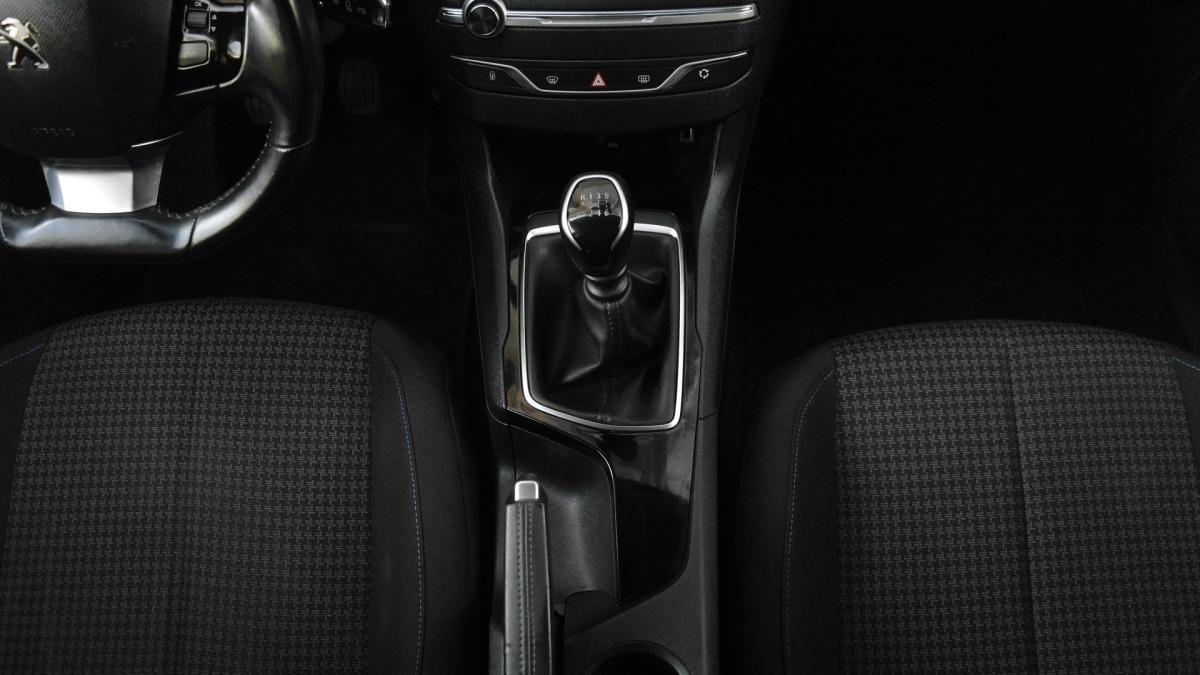 peugeot-308-2020-gasolina-1199cc