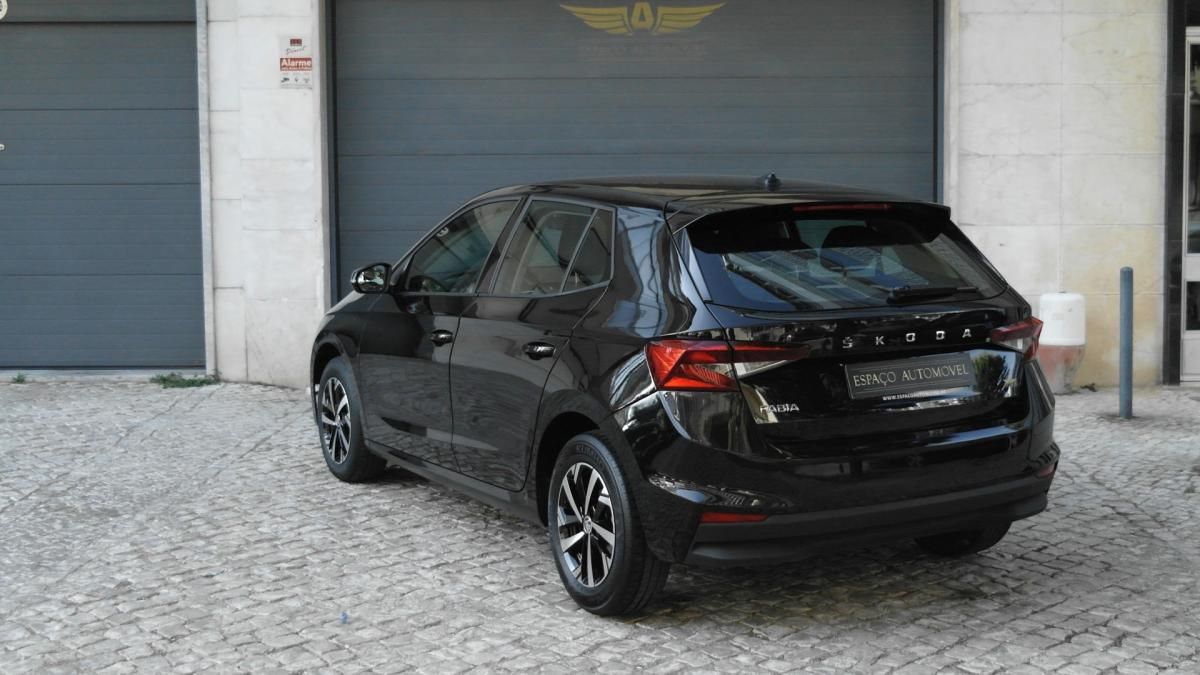 skoda-fabia-2023-gasolina-999cc