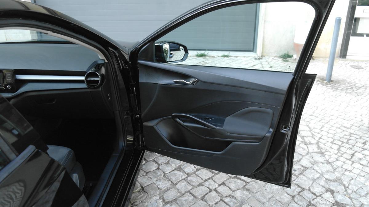 skoda-fabia-2023-gasolina-999cc