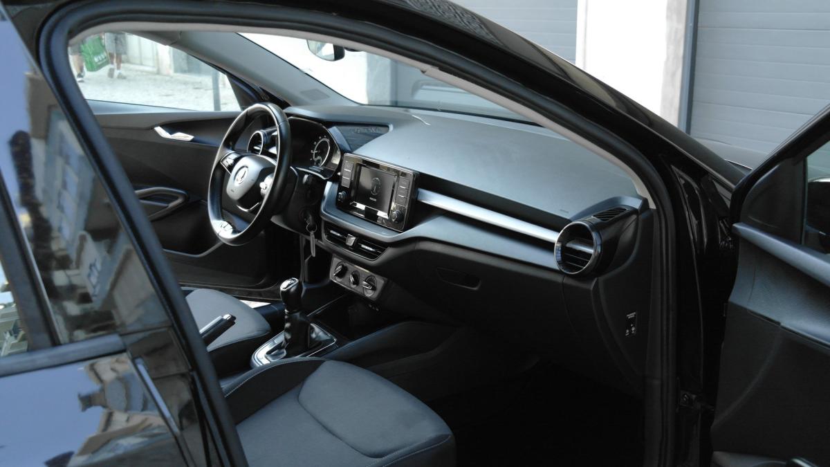 skoda-fabia-2023-gasolina-999cc