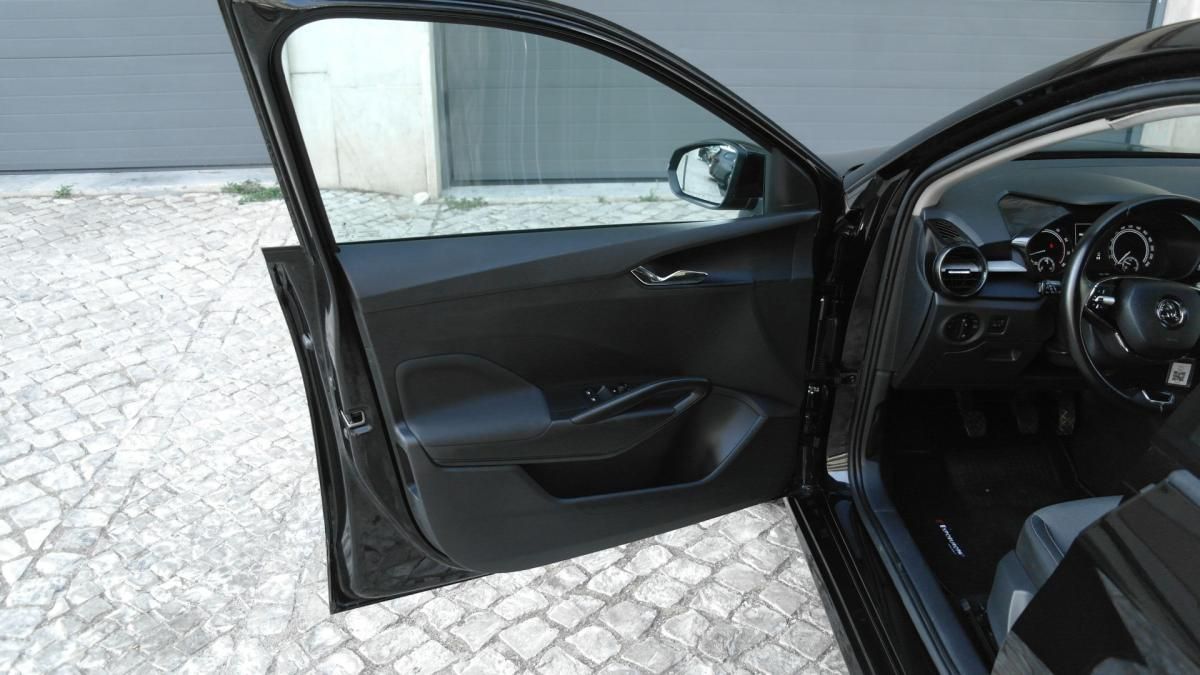skoda-fabia-2023-gasolina-999cc