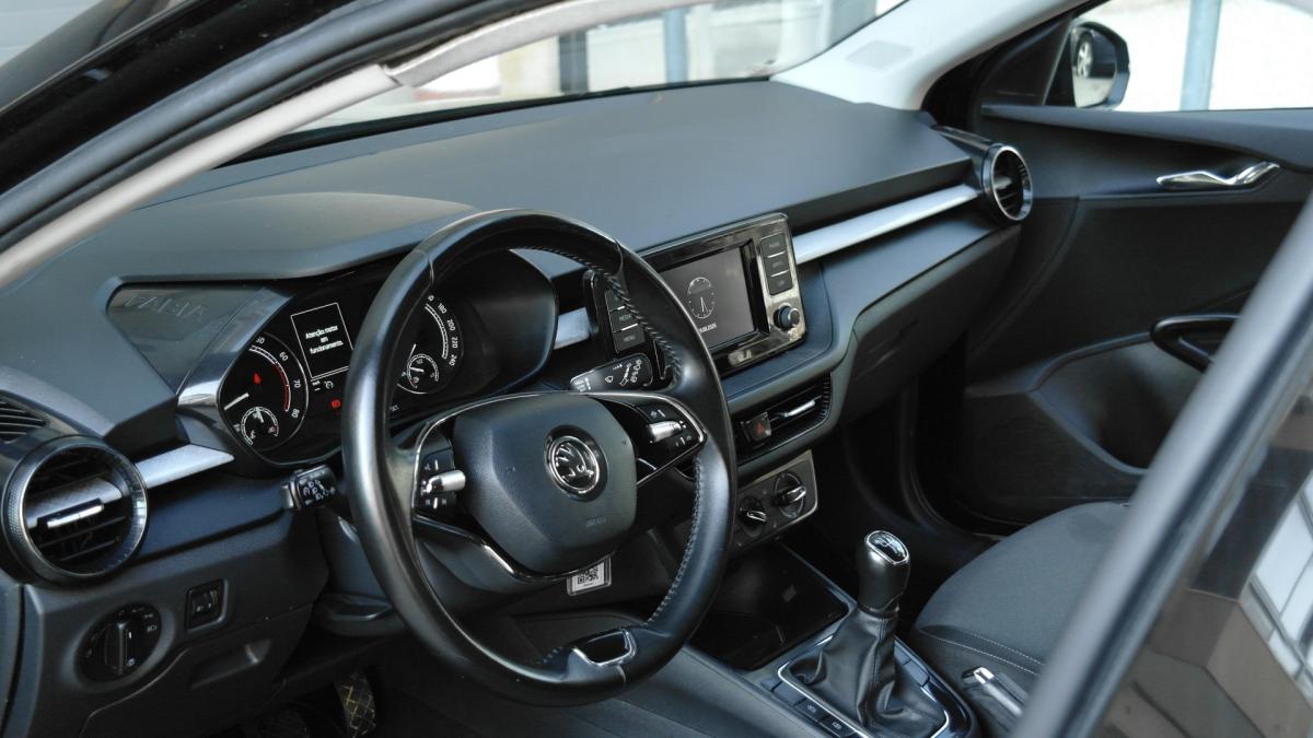 skoda-fabia-2023-gasolina-999cc