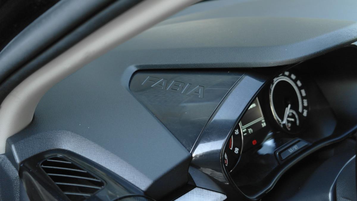 skoda-fabia-2023-gasolina-999cc