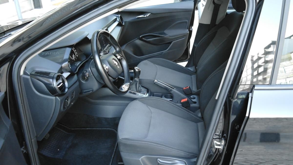 skoda-fabia-2023-gasolina-999cc