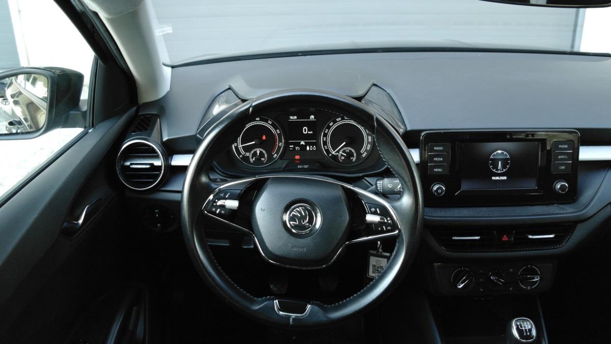 skoda-fabia-2023-gasolina-999cc
