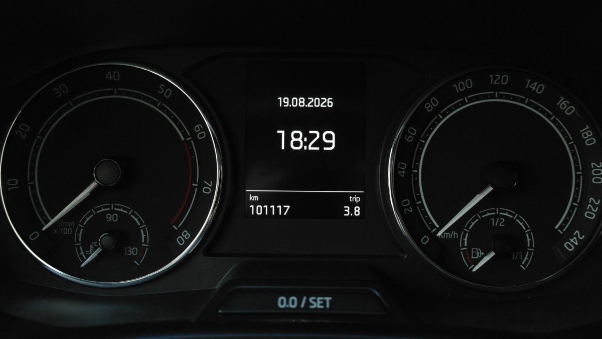 skoda-fabia-2023-gasolina-999cc
