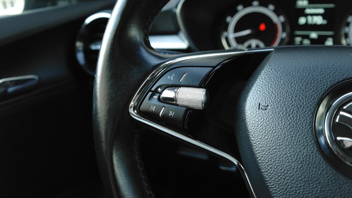 skoda-fabia-2023-gasolina-999cc
