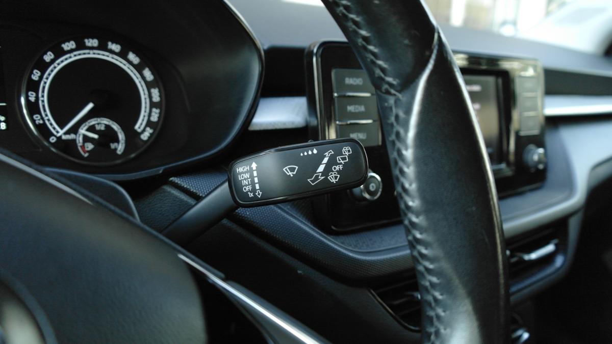 skoda-fabia-2023-gasolina-999cc