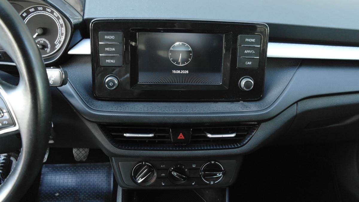 skoda-fabia-2023-gasolina-999cc
