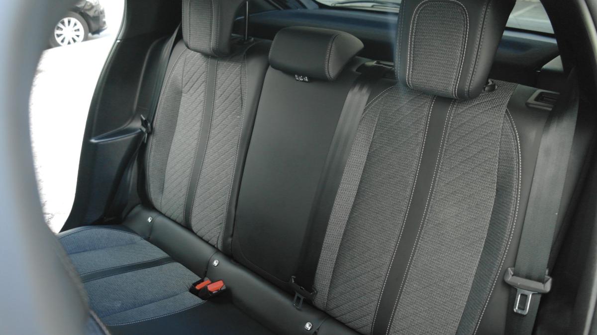 peugeot-208-2025-gasolina-1199cc