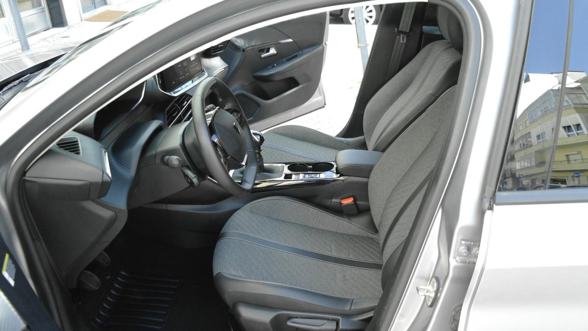 peugeot-208-2025-gasolina-1199cc