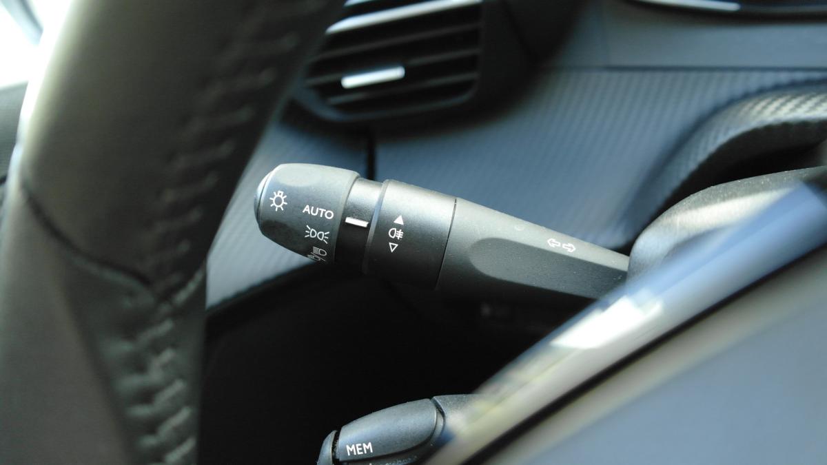 peugeot-208-2025-gasolina-1199cc