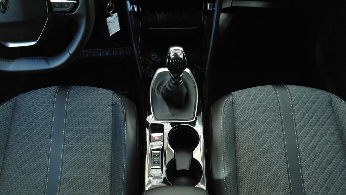 peugeot-208-2025-gasolina-1199cc