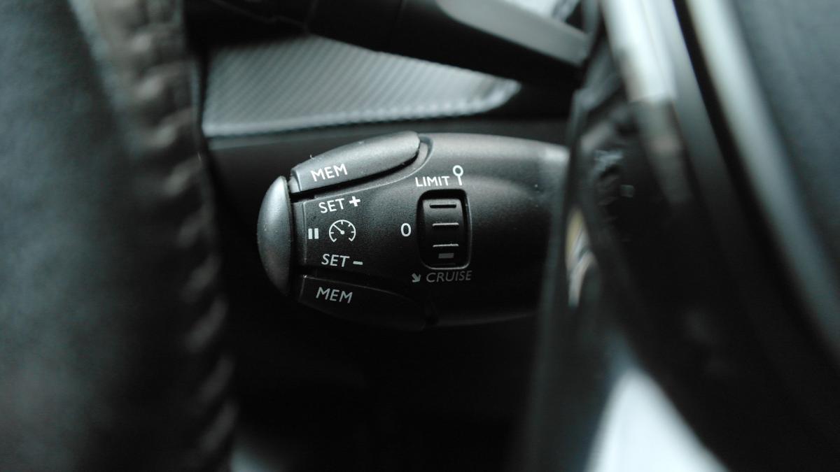 peugeot-208-2020-gasolina-1199cc