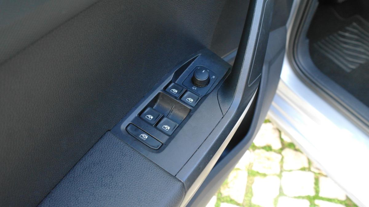 seat-ibiza-2023-gasolina-999cc