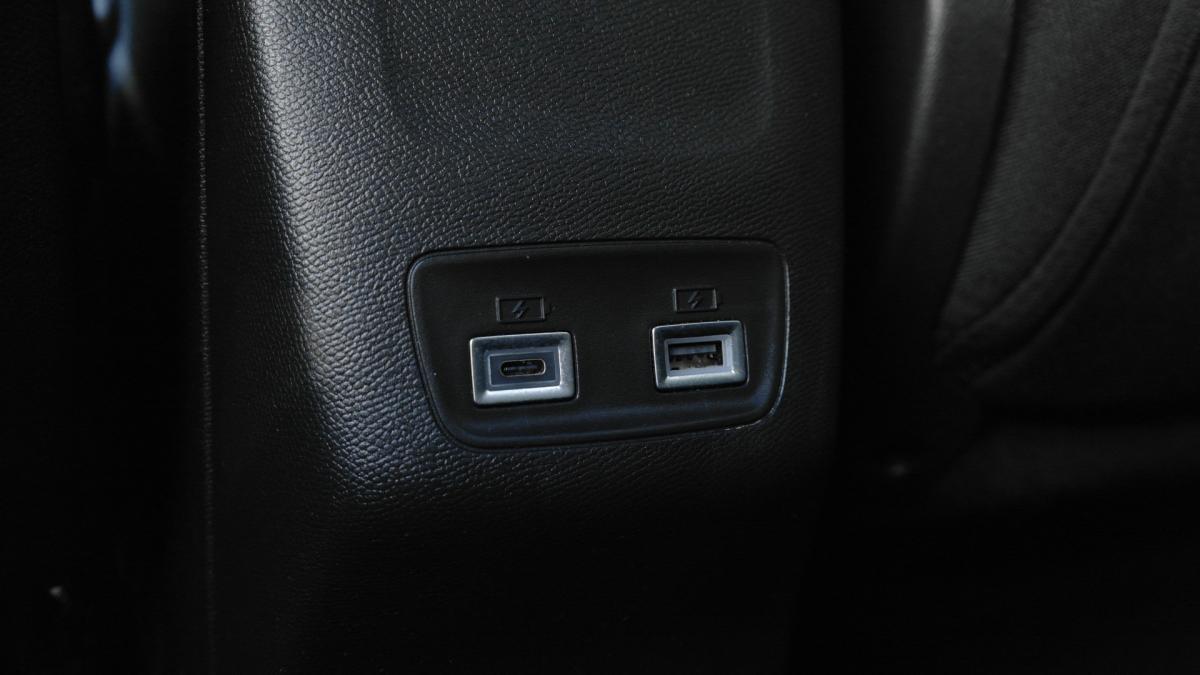 peugeot-e-2008-2025-eletrico-0cc
