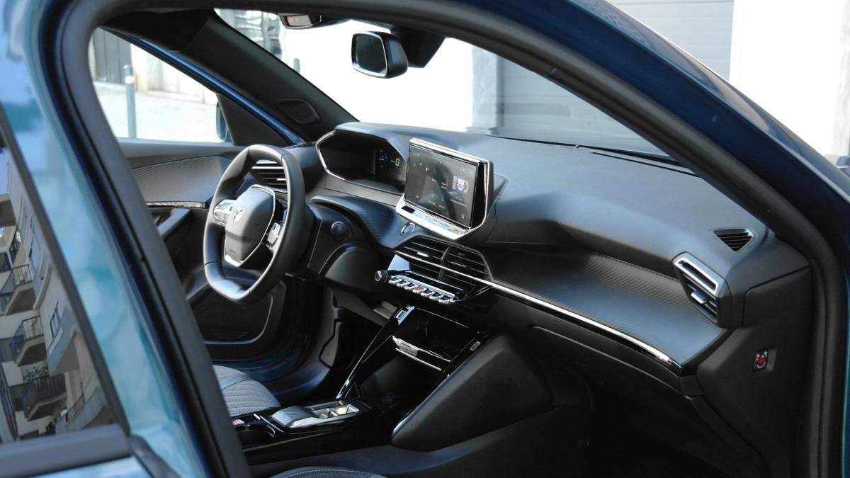 peugeot-e-2008-2025-eletrico-0cc