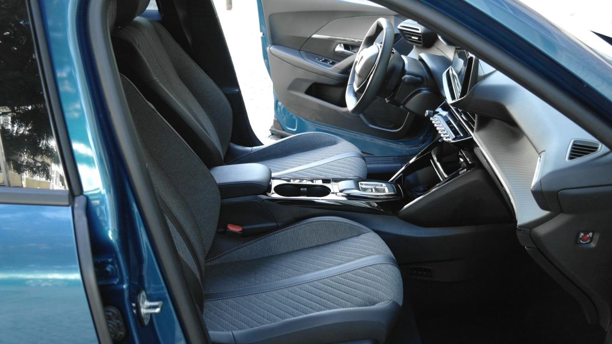 peugeot-e-2008-2025-eletrico-0cc