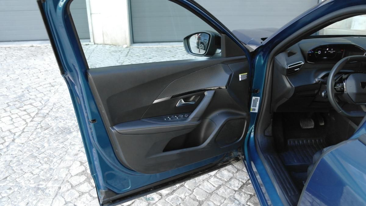 peugeot-e-2008-2025-eletrico-0cc