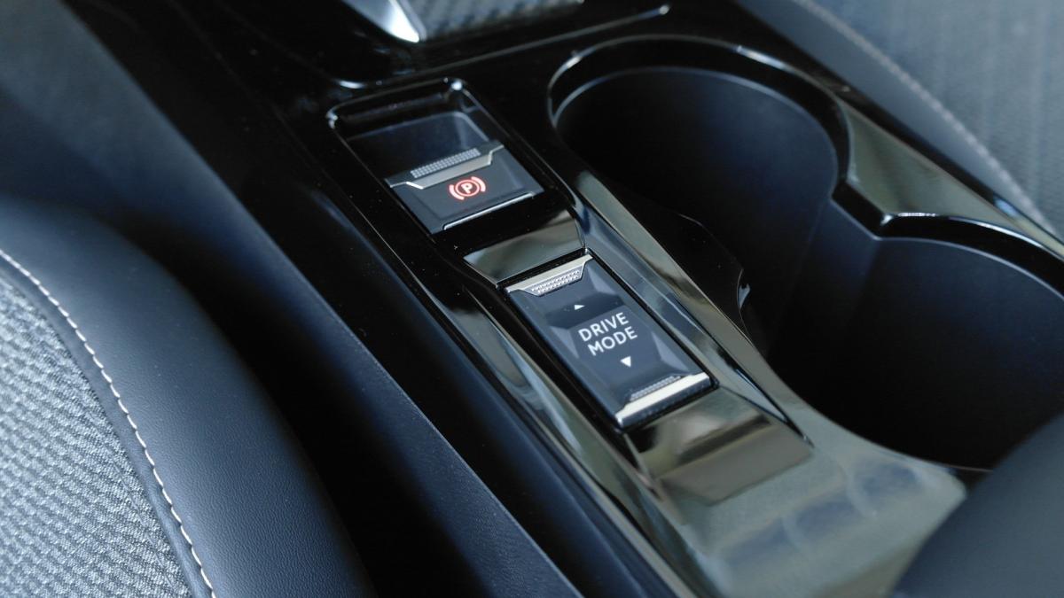 peugeot-e-2008-2025-eletrico-0cc