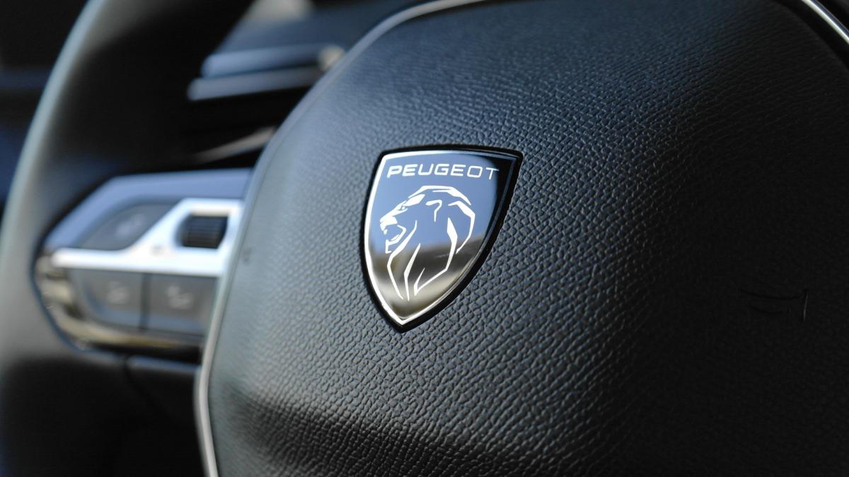 peugeot-e-2008-2025-eletrico-0cc