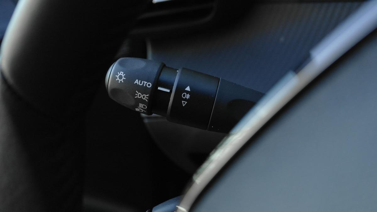 peugeot-e-2008-2025-eletrico-0cc