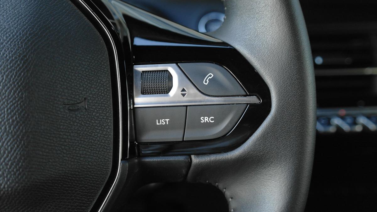 peugeot-e-2008-2025-eletrico-0cc