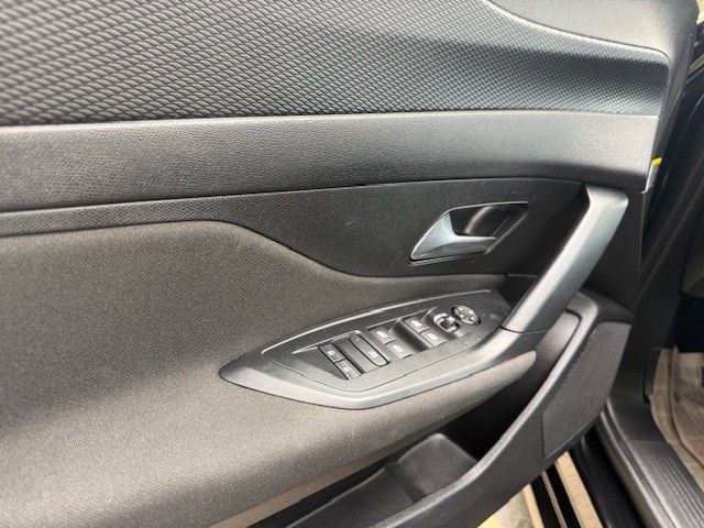 peugeot-308-sw-2023-gasolina-1199cc