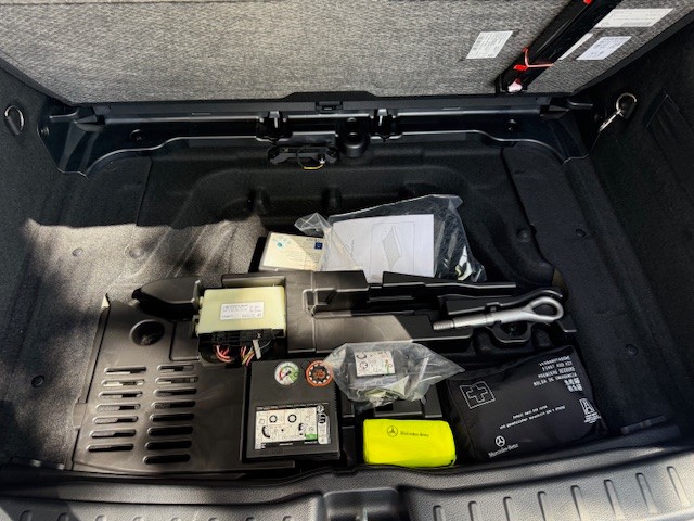 mercedes-benz-gla-2025-diesel-1950cc