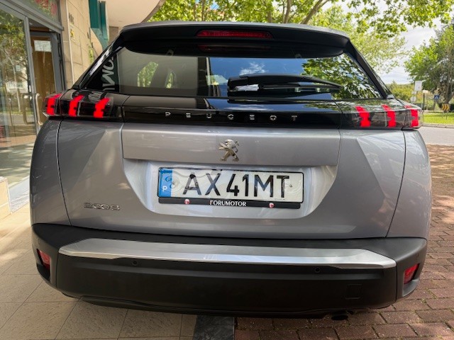 peugeot-2008-2023-gasolina-1199cc
