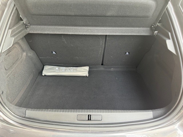 peugeot-208-2022-gasolina-1199cc