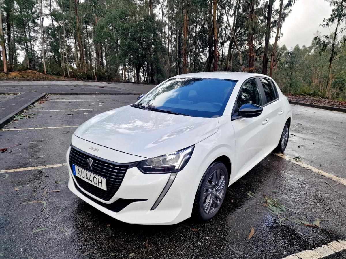 peugeot-208-1-5-102cv-2022-diesel-1499cc