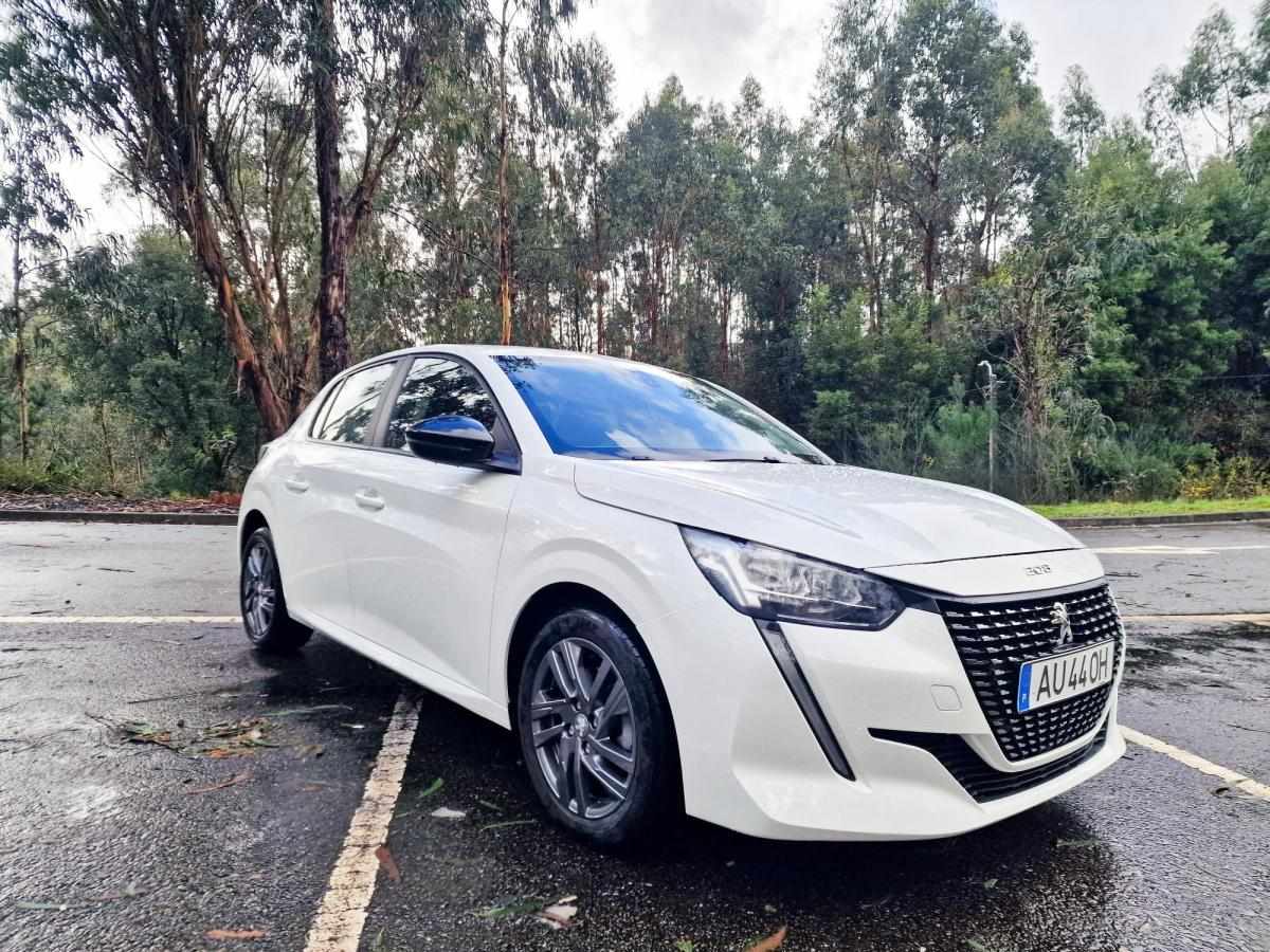 peugeot-208-1-5-102cv-2022-diesel-1499cc