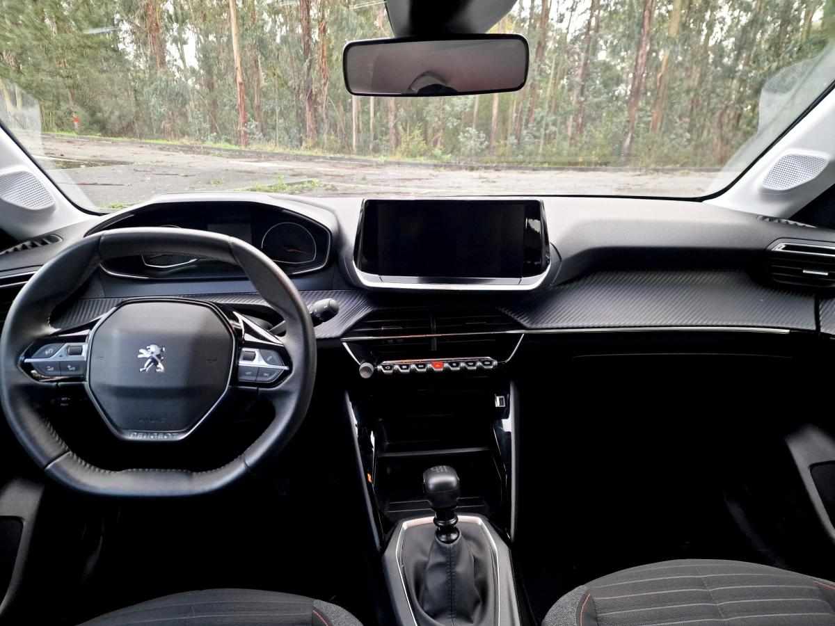 peugeot-208-1-5-102cv-2022-diesel-1499cc