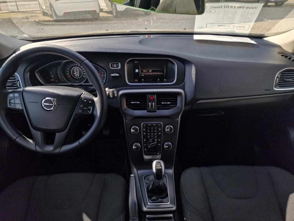 volvo-v40-d2-2018-diesel-1969cc