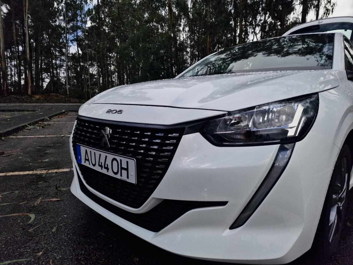 peugeot-208-1-5-102cv-2022-diesel-1499cc