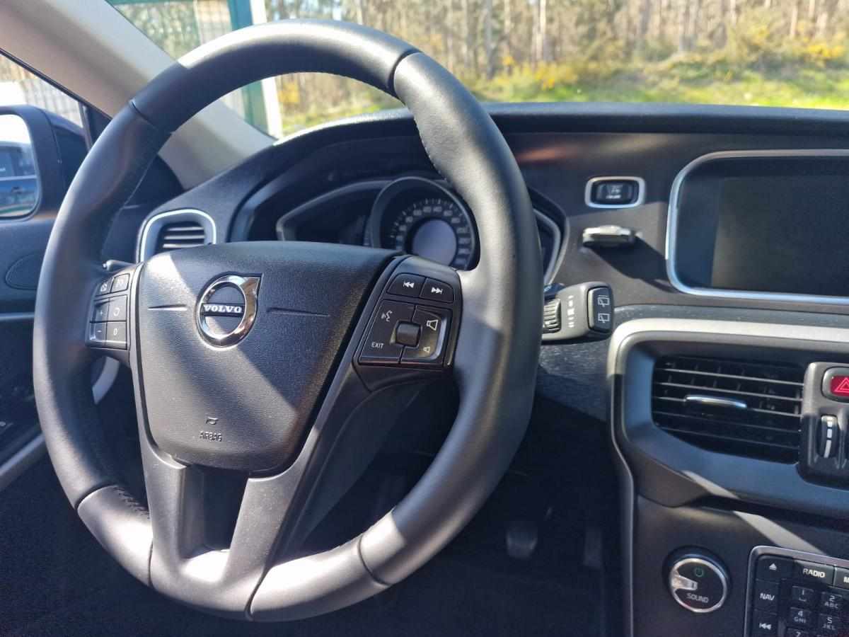 volvo-v40-d2-2018-diesel-1969cc