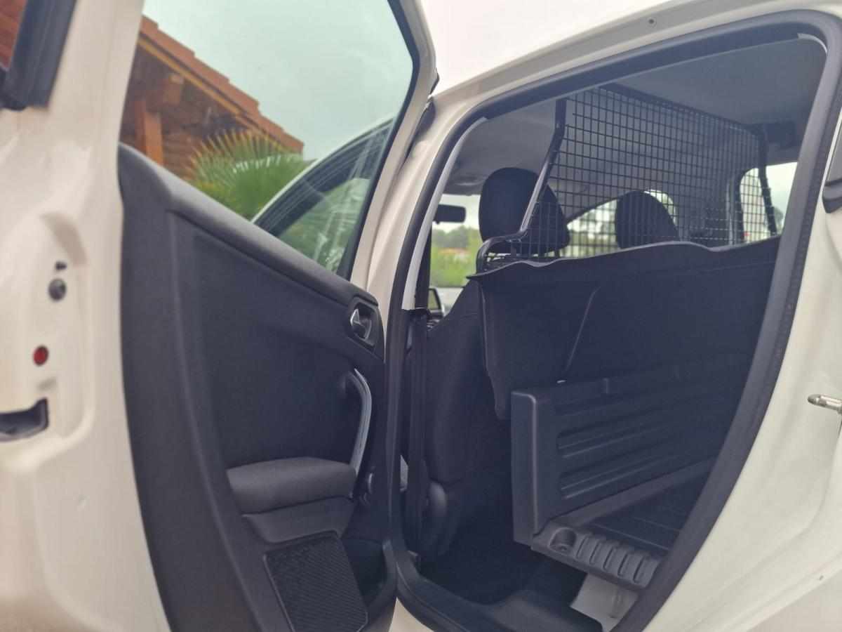 peugeot-208-1-5-102cv-2019-diesel-1499cc