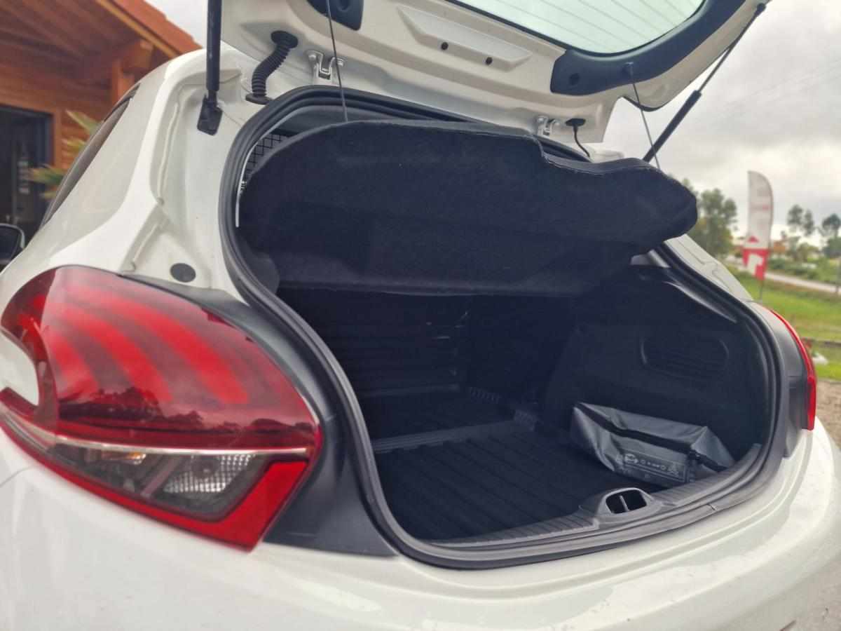 peugeot-208-1-5-102cv-2019-diesel-1499cc