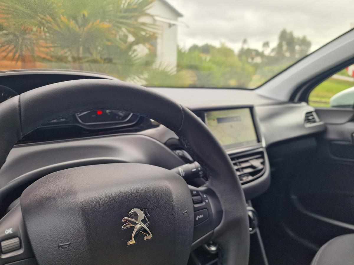peugeot-208-1-5-102cv-2019-diesel-1499cc