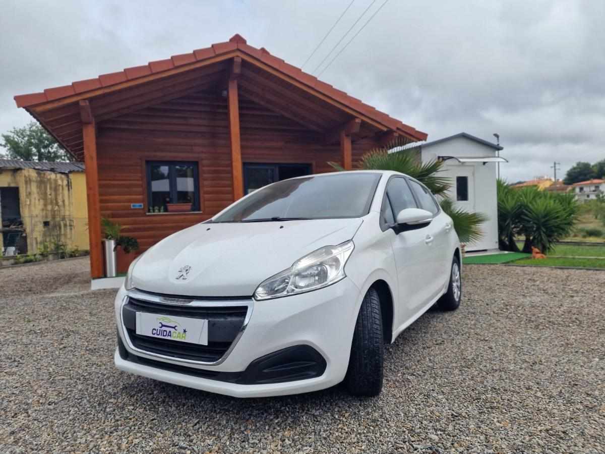 peugeot-208-1-5-102cv-2019-diesel-1499cc
