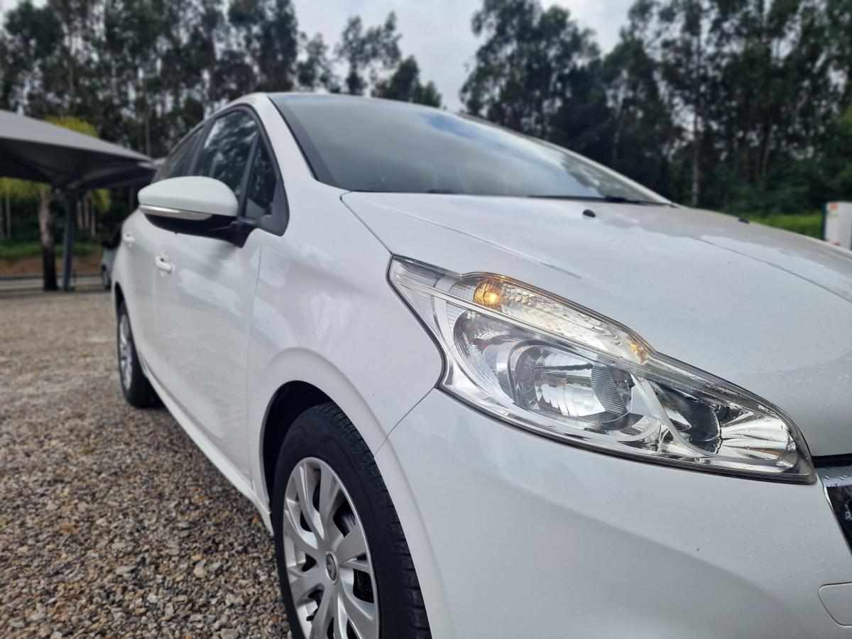 peugeot-208-1-5-102cv-2019-diesel-1499cc