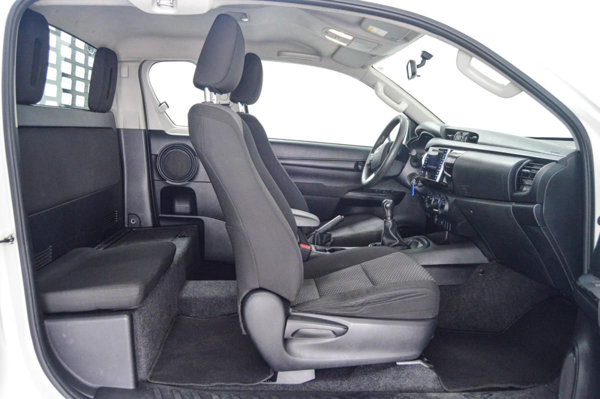 toyota-hilux-2018-diesel-2393cc