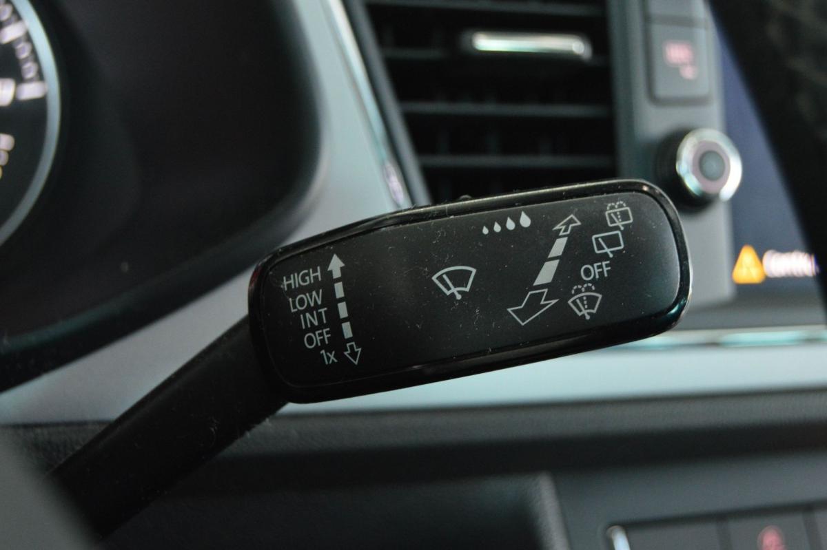 seat-leon-2019-diesel-1598cc