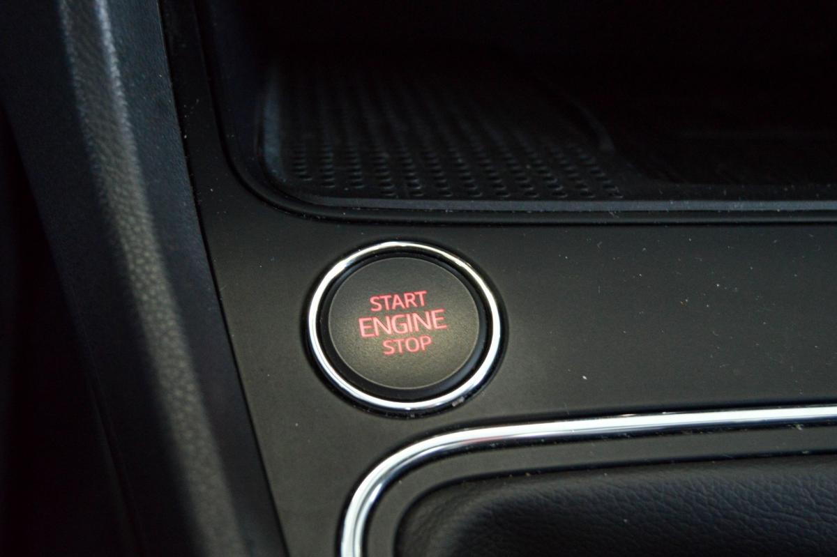 seat-leon-2019-diesel-1598cc