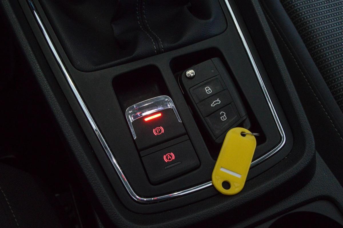 seat-leon-2019-diesel-1598cc