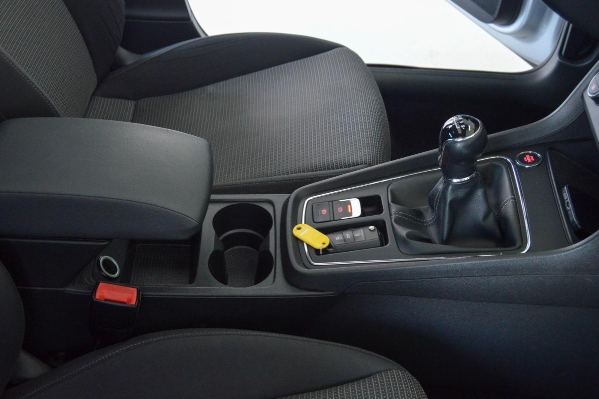 seat-leon-2019-diesel-1598cc