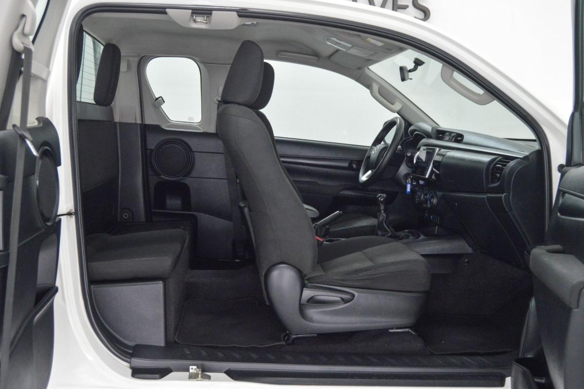 toyota-hilux-2020-diesel-2393cc
