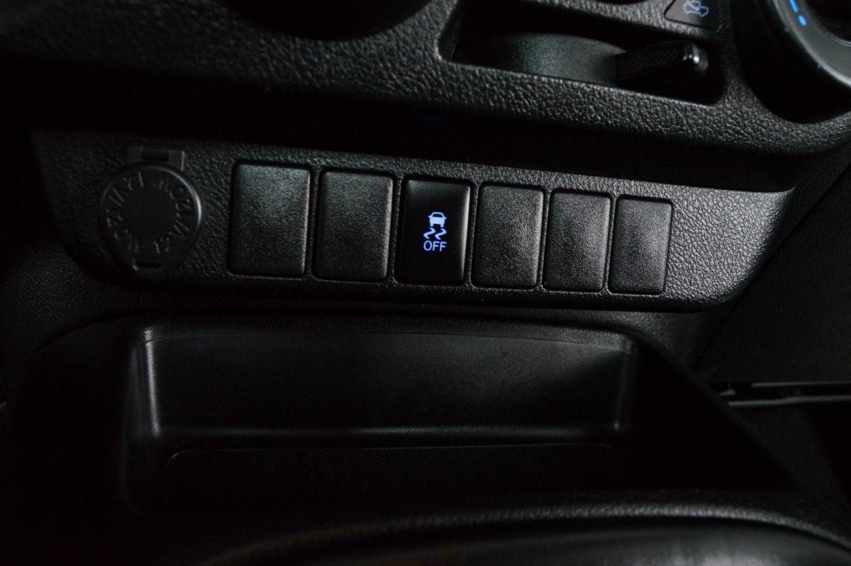 toyota-hilux-2020-diesel-2393cc